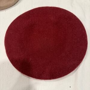 Urban Outfitter 100% Wool Burgundy Beret Classic French Hat New with tags